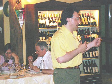 Antonello Biancalana durante la degustazione in anteprima del Calistri Sangiovese 2003